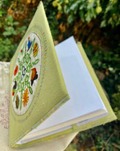 Load image into Gallery viewer, Wheel Of The Year Journal - Green