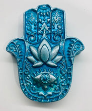 Load image into Gallery viewer, Hamsa Wall plaque 8 x 7 cm turquoise
