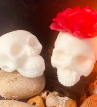 Load image into Gallery viewer, Skull &amp; Rose Skull Triple Butter Soap set
