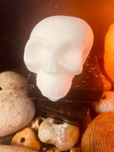 Load image into Gallery viewer, Skull &amp; Rose Skull Triple Butter Soap set
