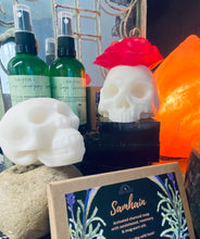 Load image into Gallery viewer, Skull &amp; Rose Skull Triple Butter Soap set
