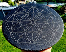 Load image into Gallery viewer, Natural slate crystal grid
